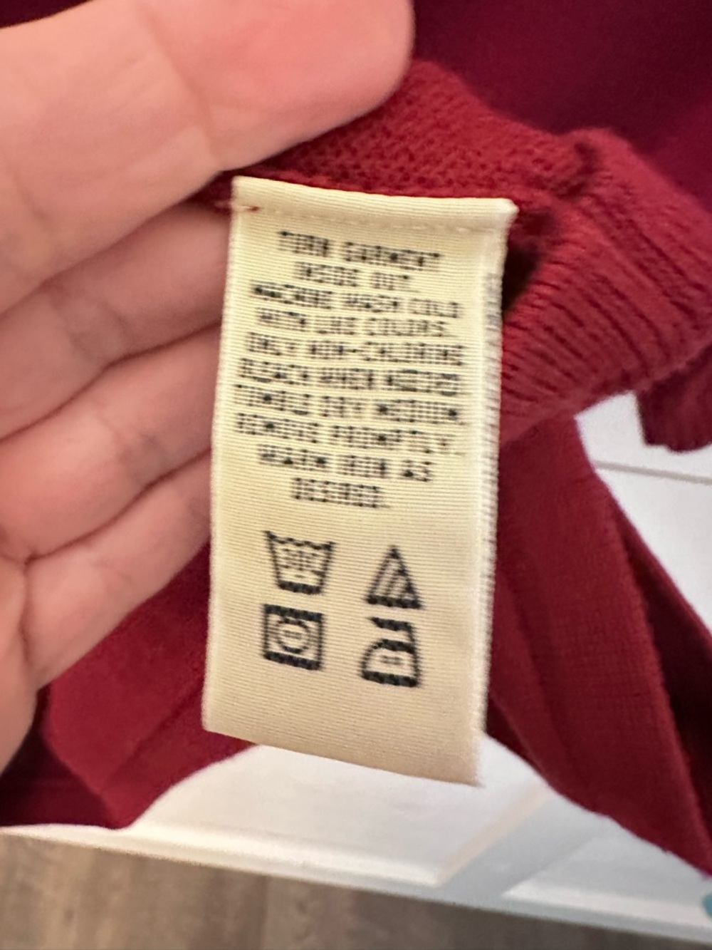 Eddie Bauer red Short Sleeve Sweater Top Women Medium 100% Cotton V-Neck classic - Picture 7 of 10